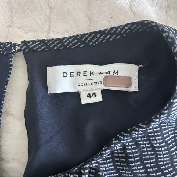 ⭐️ Derek Lam Collective Navy and White Layered Sleeveless Blouse Size 6 - Picture 6 of 13